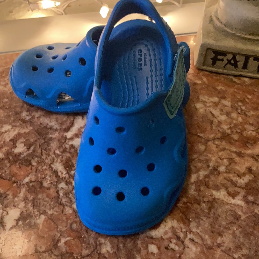 Cobalt Blue Toddler Crocs Size 7C💙🔆